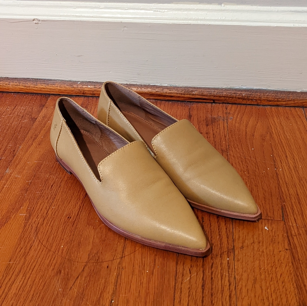 Frye beige pointed toe loafers
